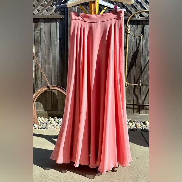 Black Tie Olga Cassini size 4 coral two piece skirt and beaded top - Picture 3 of 4